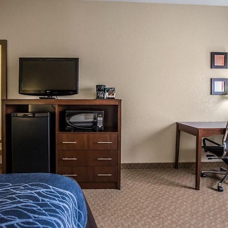 Quality Inn & Suites Dixon Near I-88 מראה חיצוני תמונה