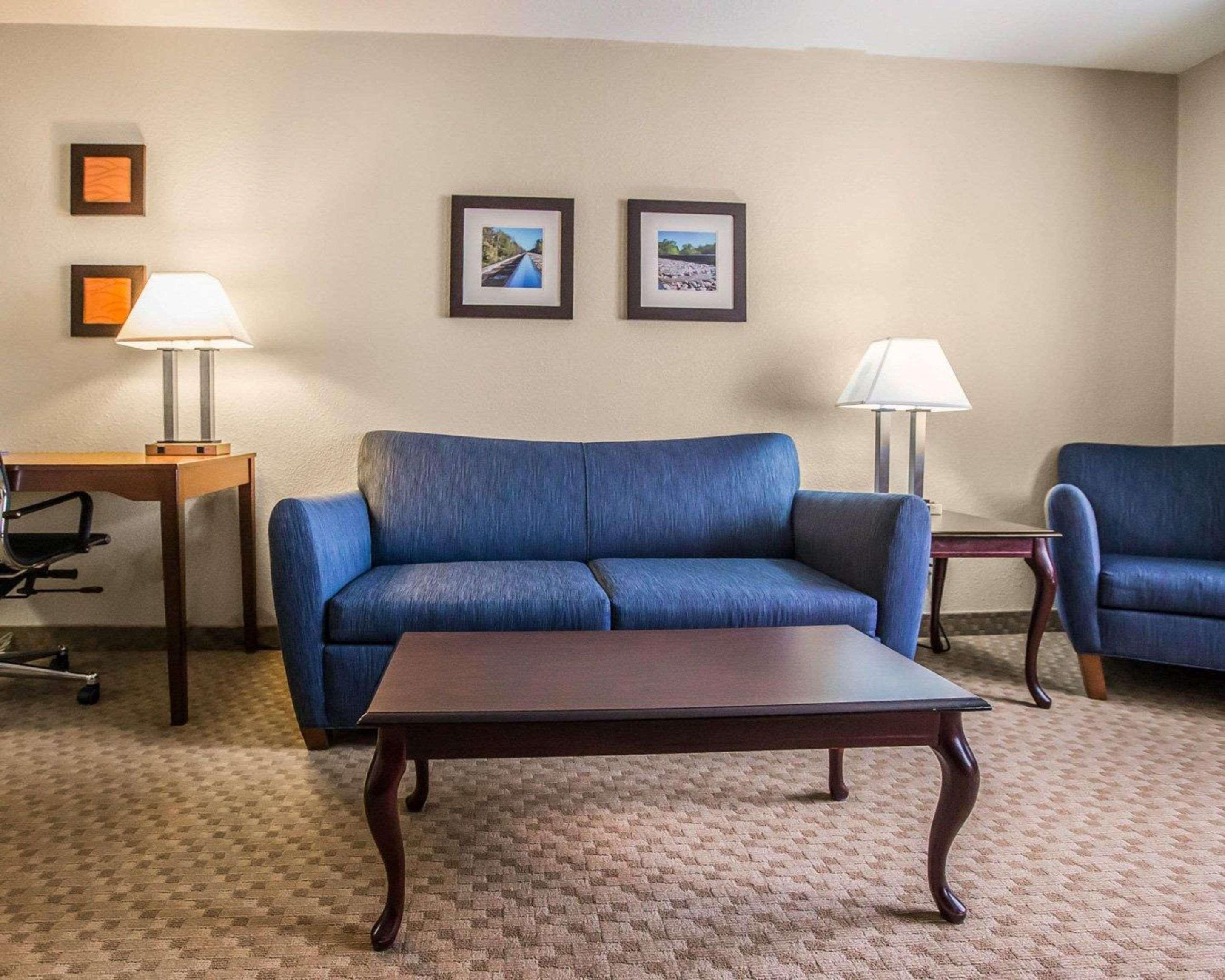Quality Inn & Suites Dixon Near I-88 מראה חיצוני תמונה