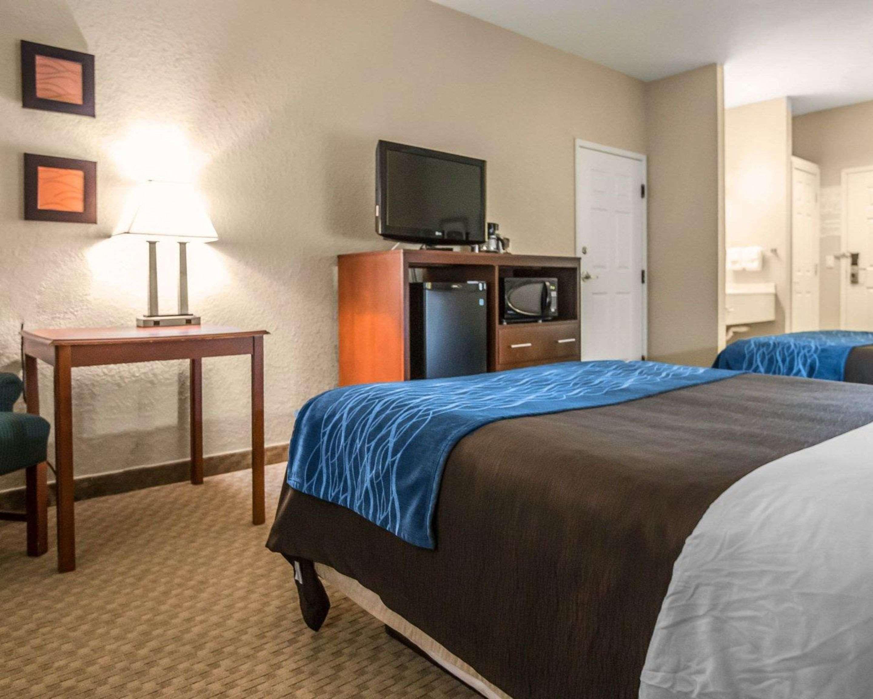 Quality Inn & Suites Dixon Near I-88 מראה חיצוני תמונה