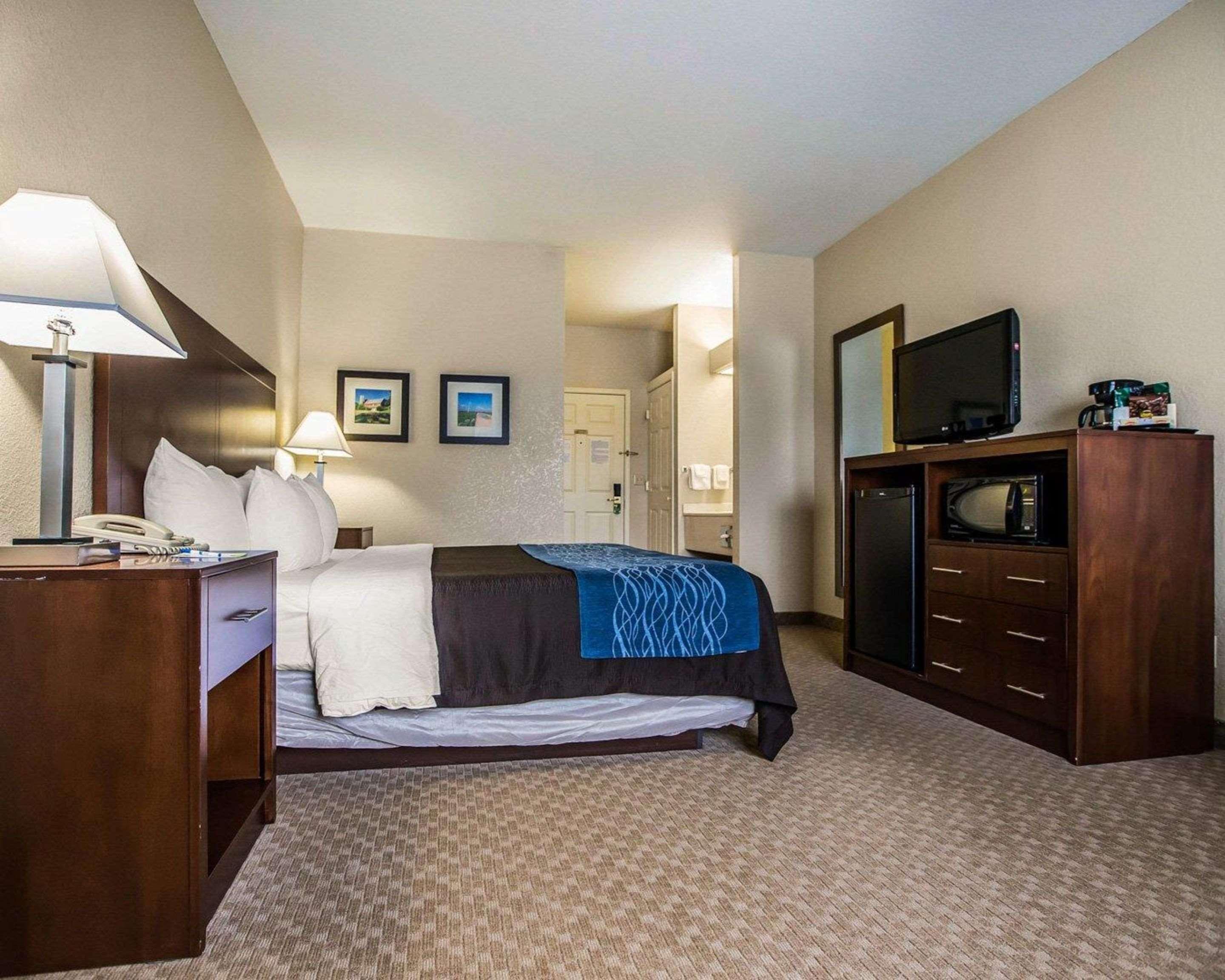 Quality Inn & Suites Dixon Near I-88 מראה חיצוני תמונה