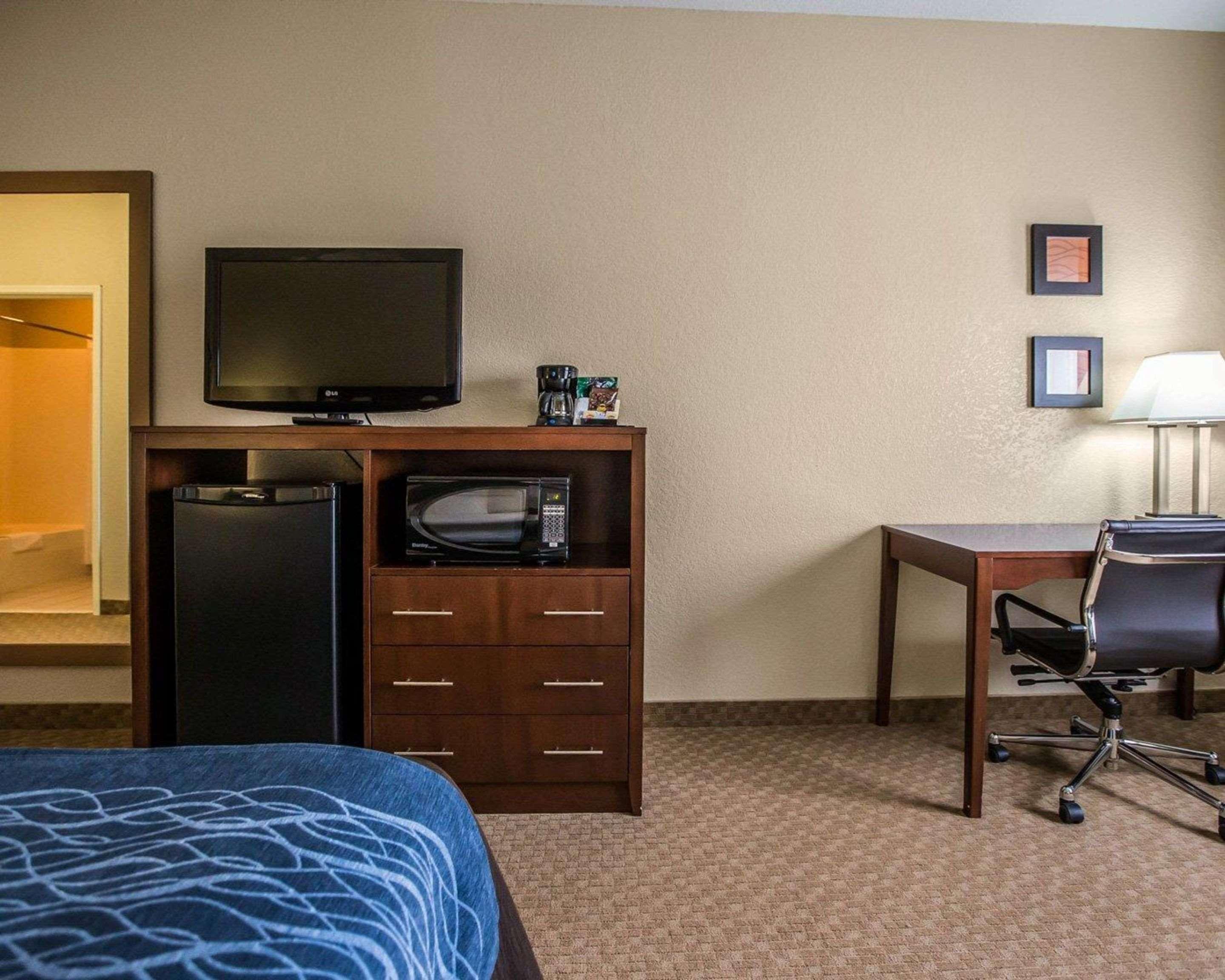 Quality Inn & Suites Dixon Near I-88 מראה חיצוני תמונה