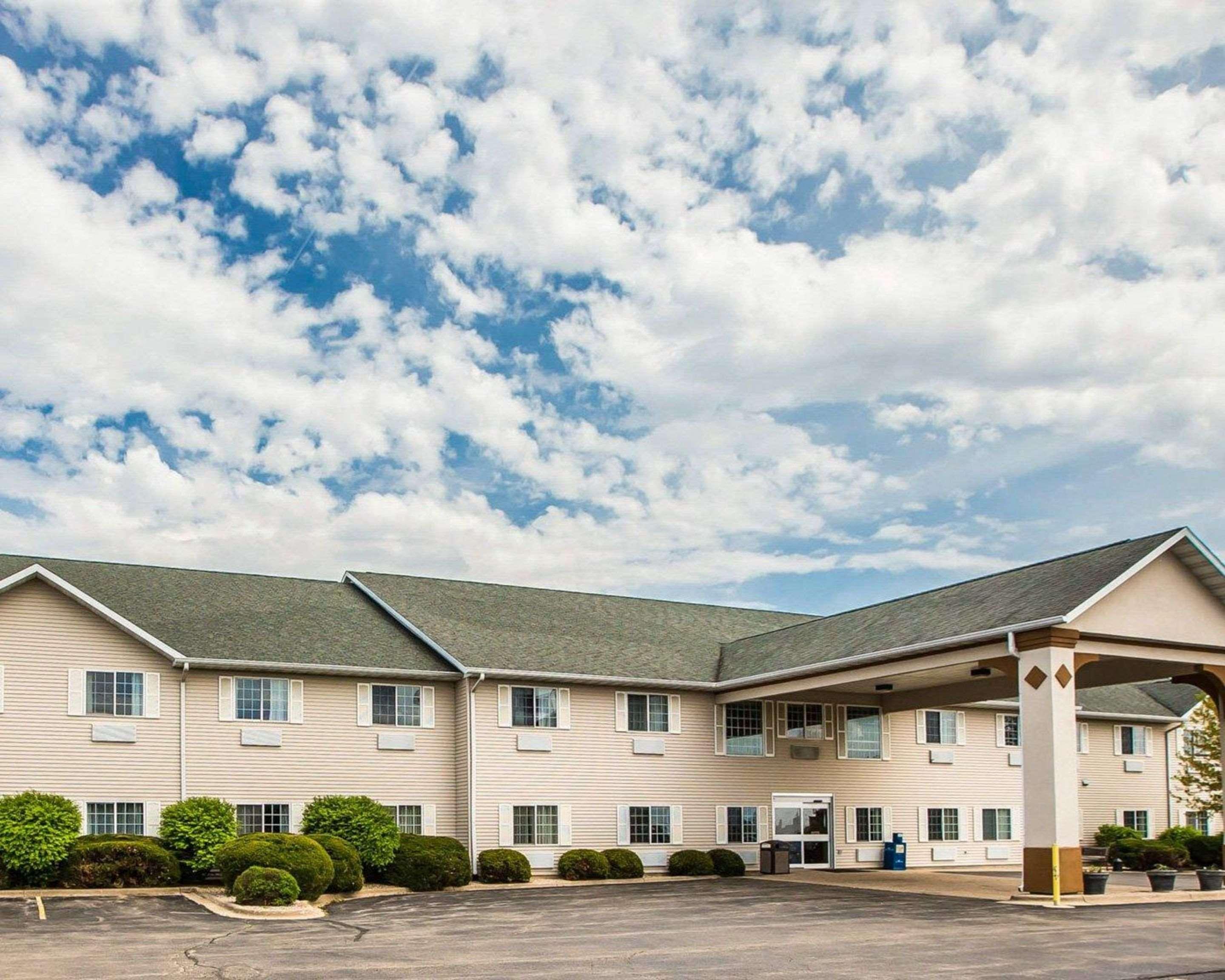 Quality Inn & Suites Dixon Near I-88 מראה חיצוני תמונה