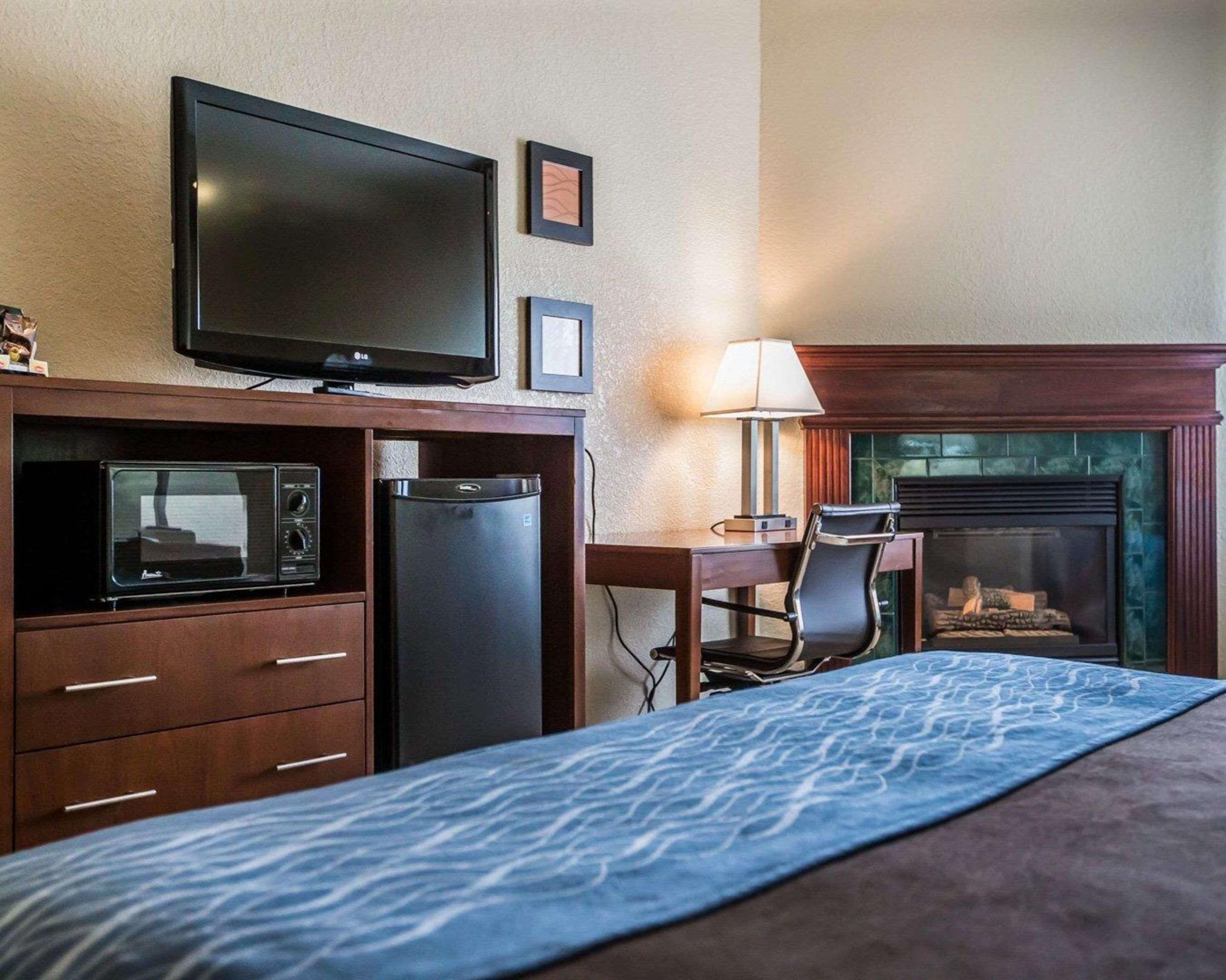 Quality Inn & Suites Dixon Near I-88 מראה חיצוני תמונה