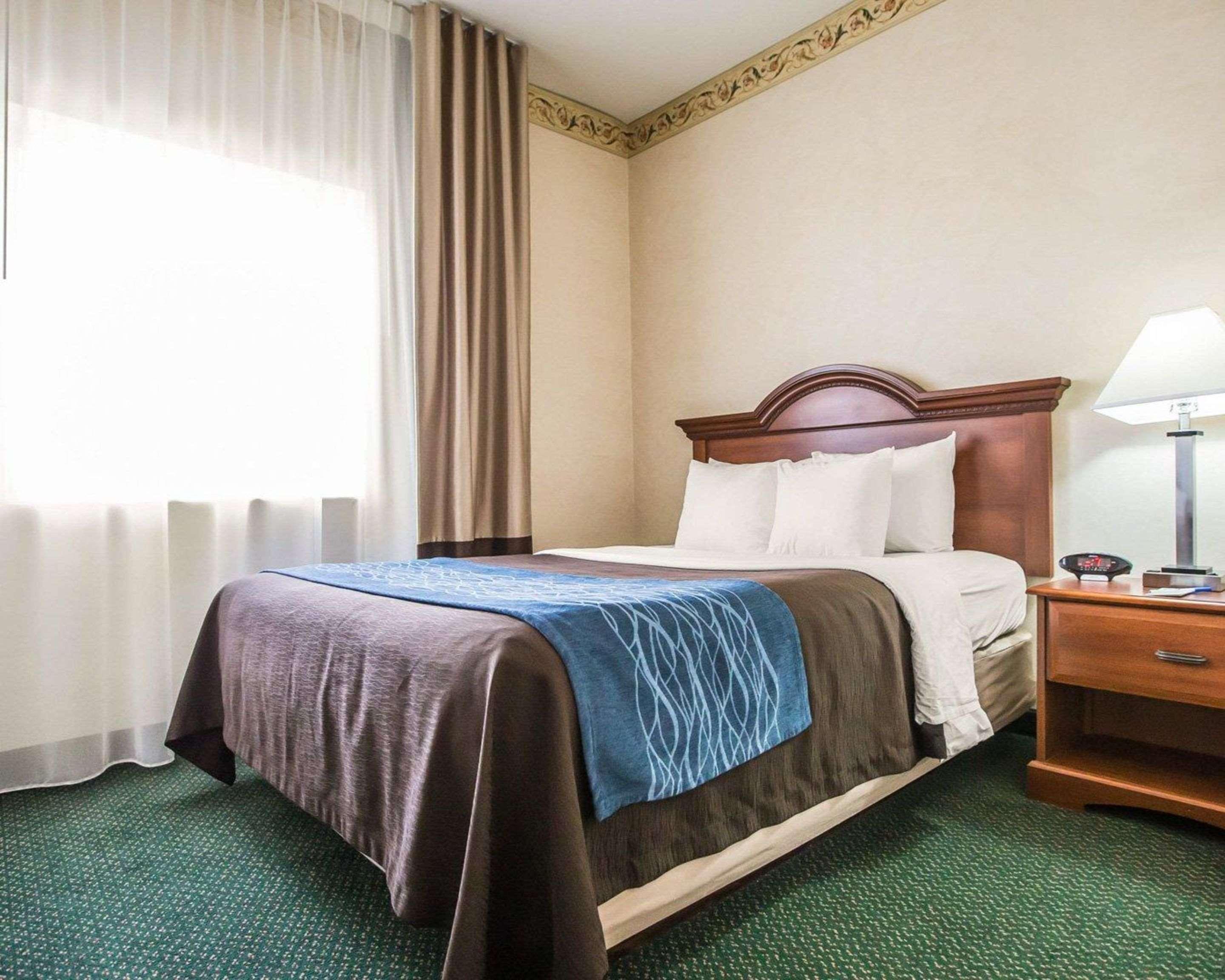 Quality Inn & Suites Dixon Near I-88 מראה חיצוני תמונה