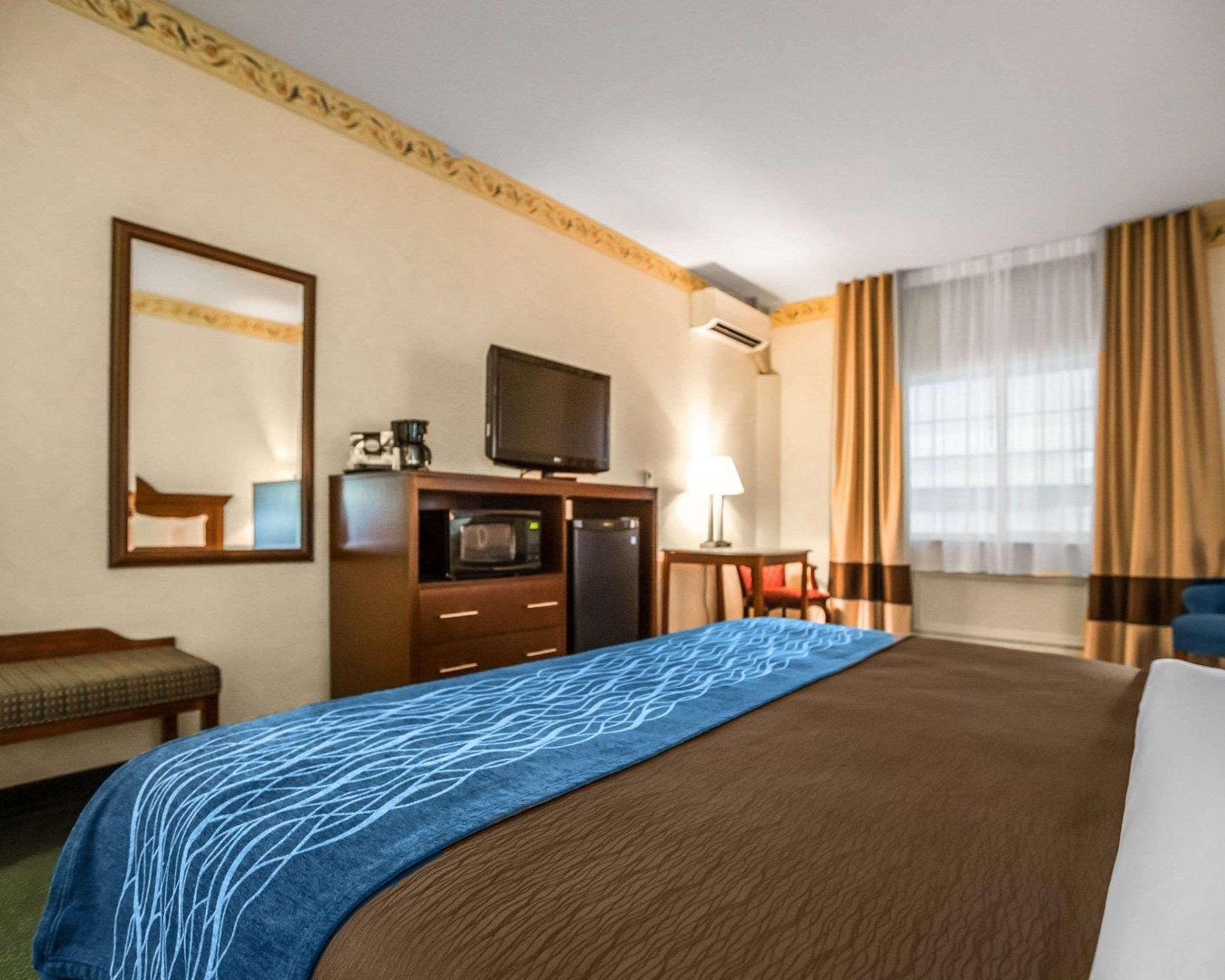 Quality Inn & Suites Dixon Near I-88 מראה חיצוני תמונה