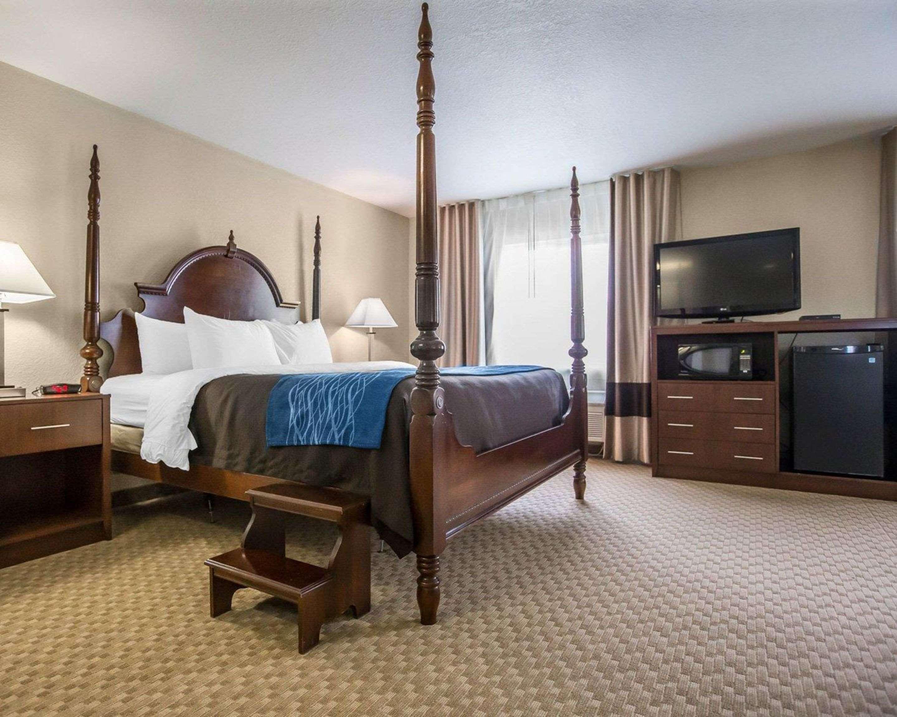 Quality Inn & Suites Dixon Near I-88 מראה חיצוני תמונה