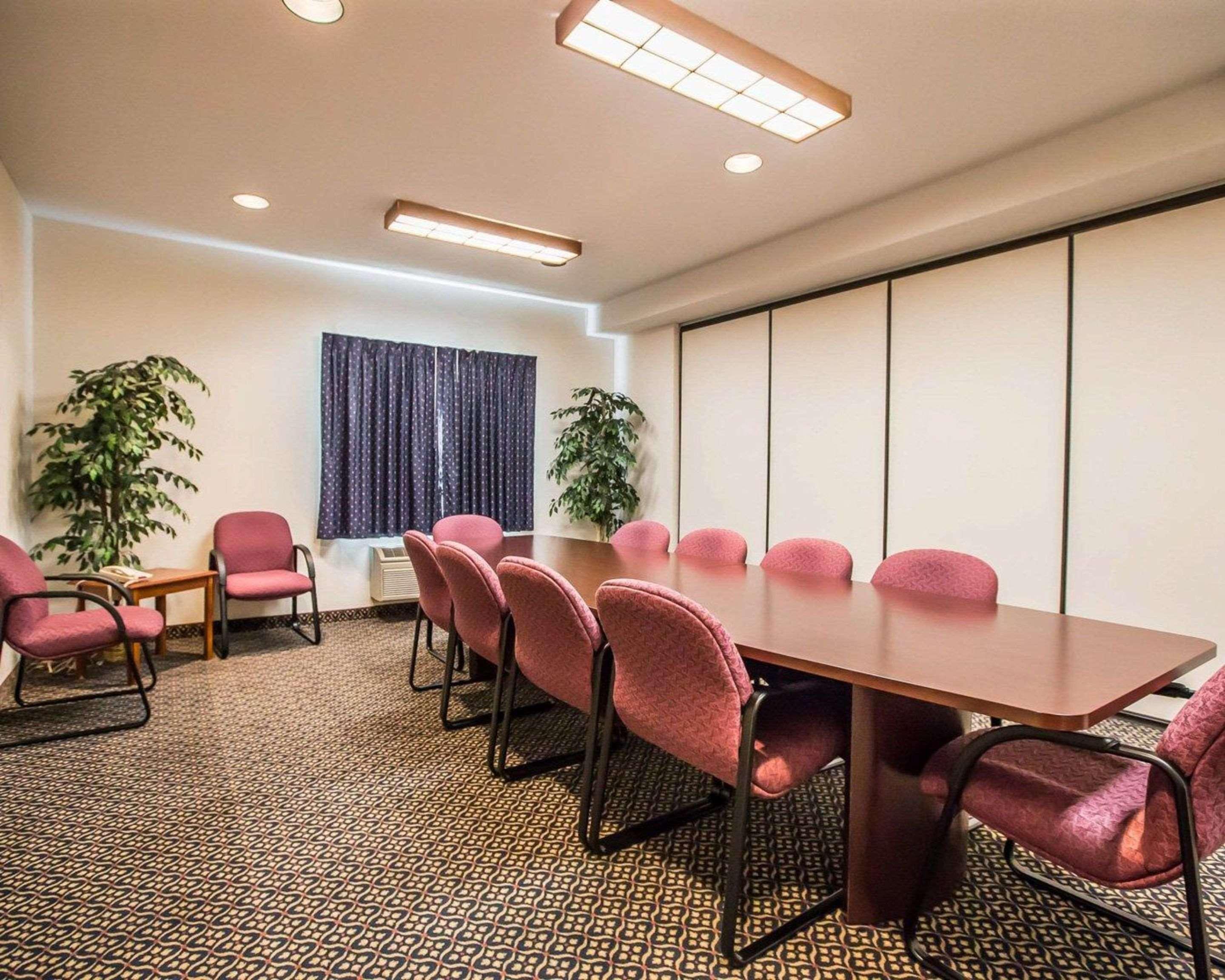 Quality Inn & Suites Dixon Near I-88 מראה חיצוני תמונה