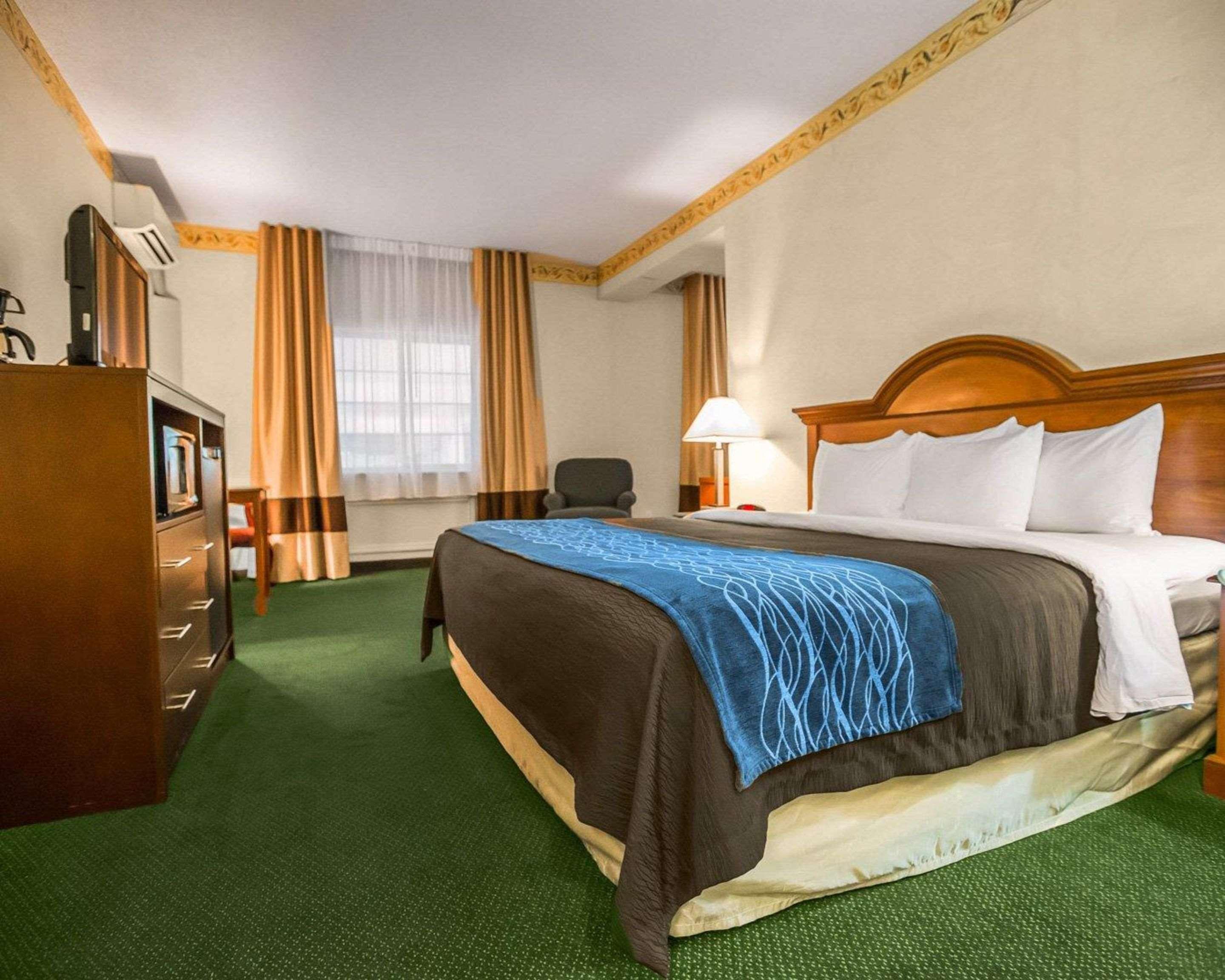 Quality Inn & Suites Dixon Near I-88 מראה חיצוני תמונה