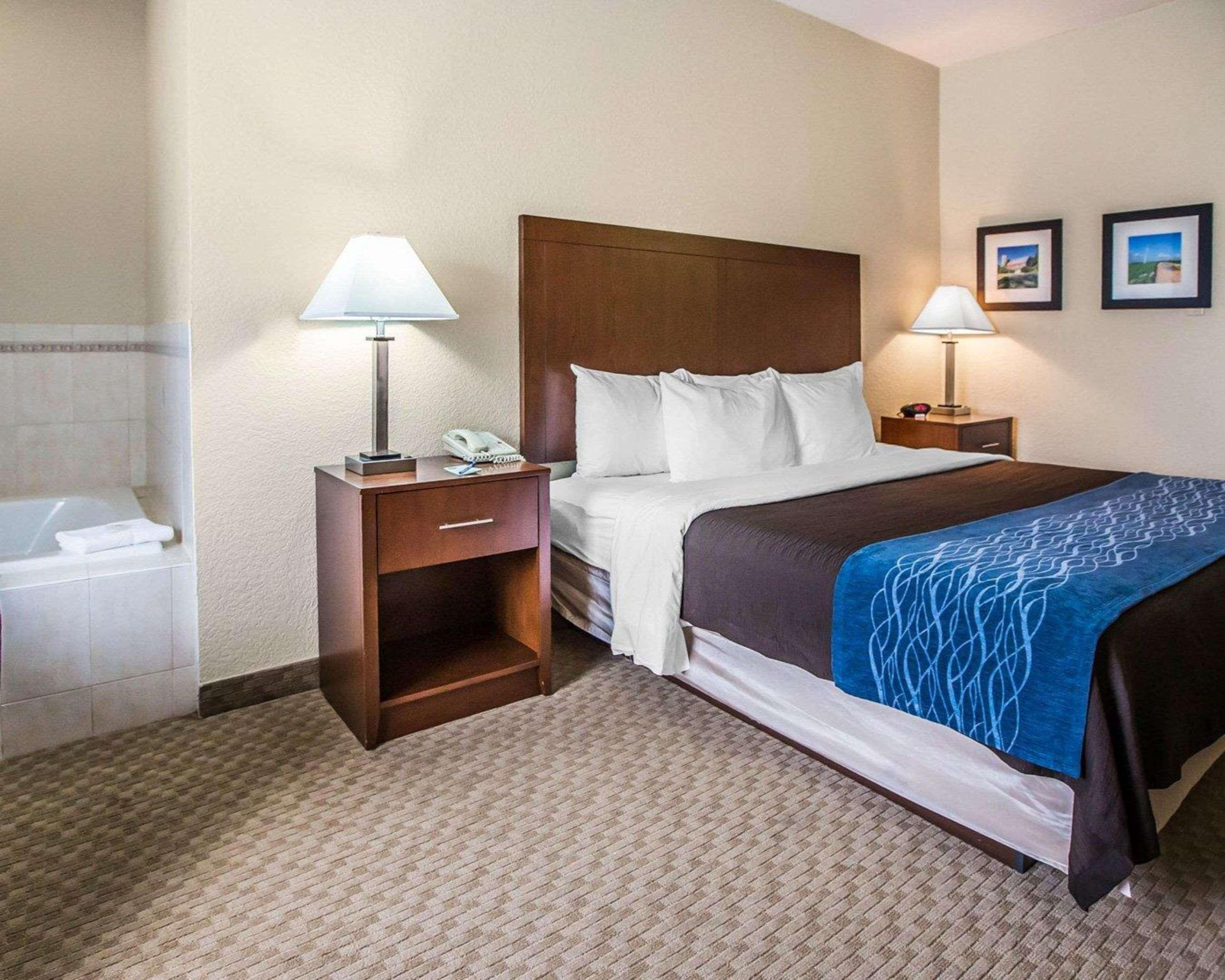 Quality Inn & Suites Dixon Near I-88 מראה חיצוני תמונה