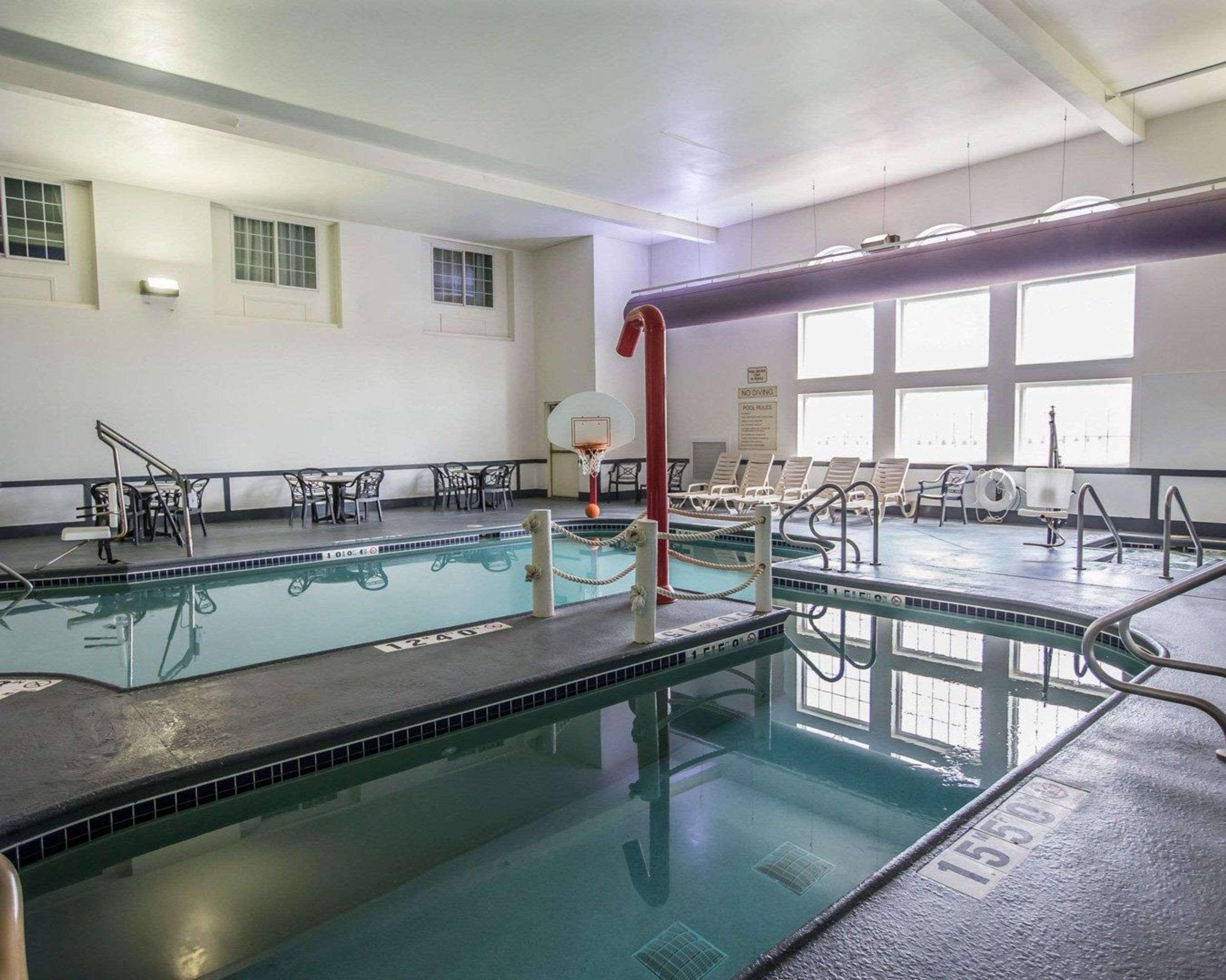 Quality Inn & Suites Dixon Near I-88 מראה חיצוני תמונה