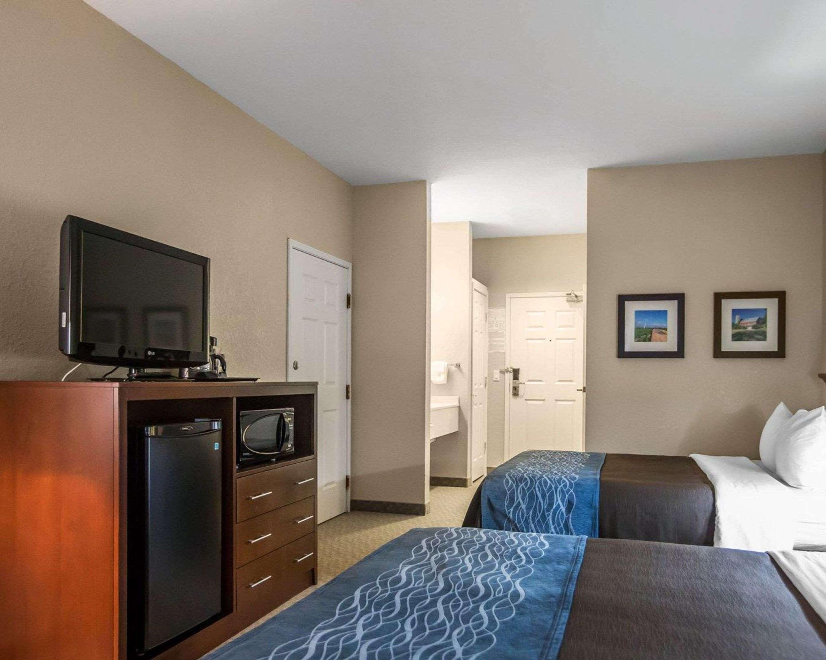 Quality Inn & Suites Dixon Near I-88 מראה חיצוני תמונה