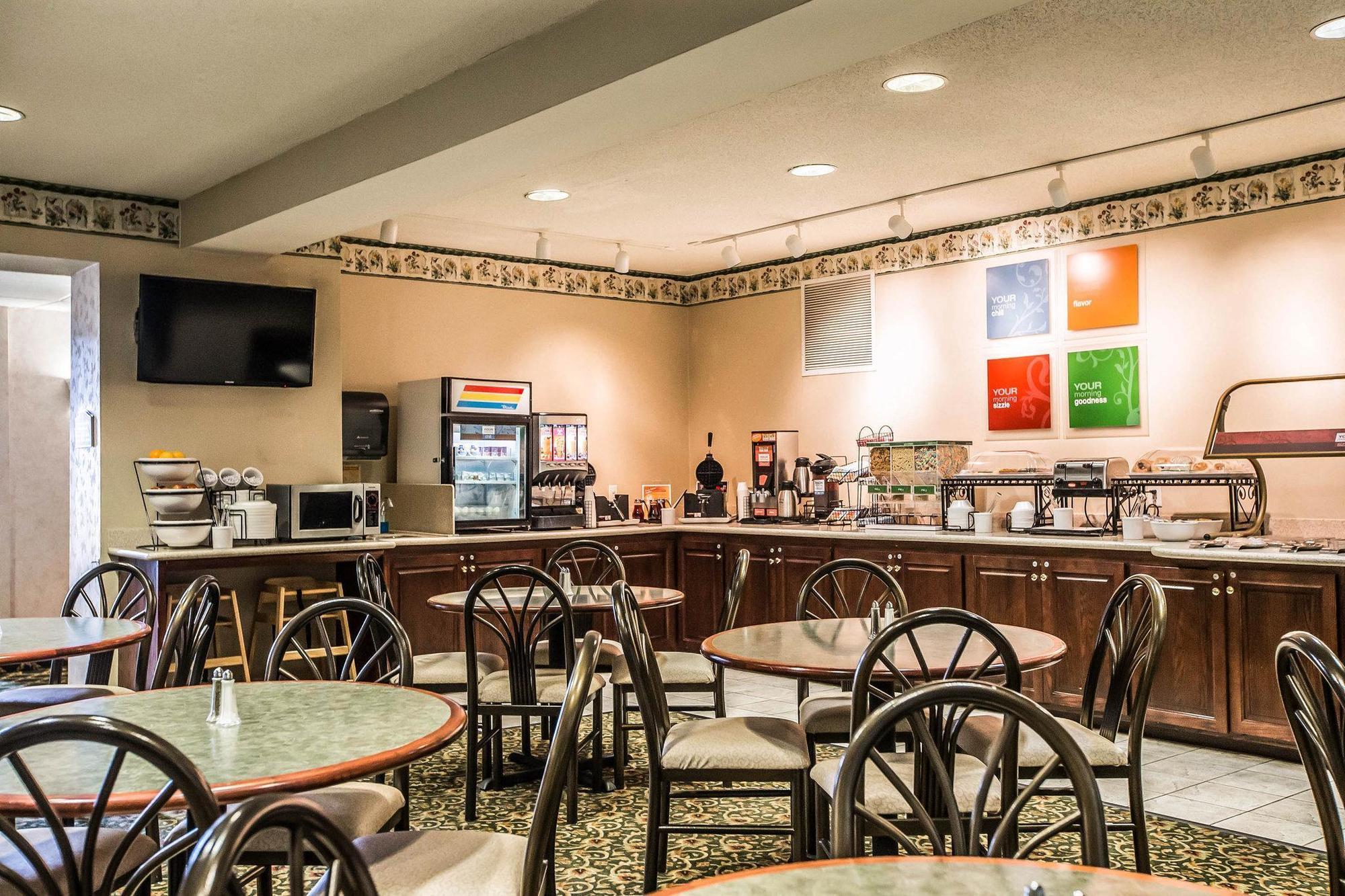 Quality Inn & Suites Dixon Near I-88 מראה חיצוני תמונה