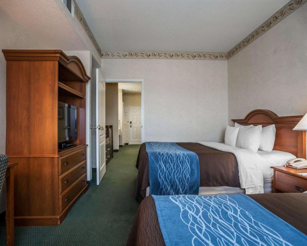 Quality Inn & Suites Dixon Near I-88 מראה חיצוני תמונה